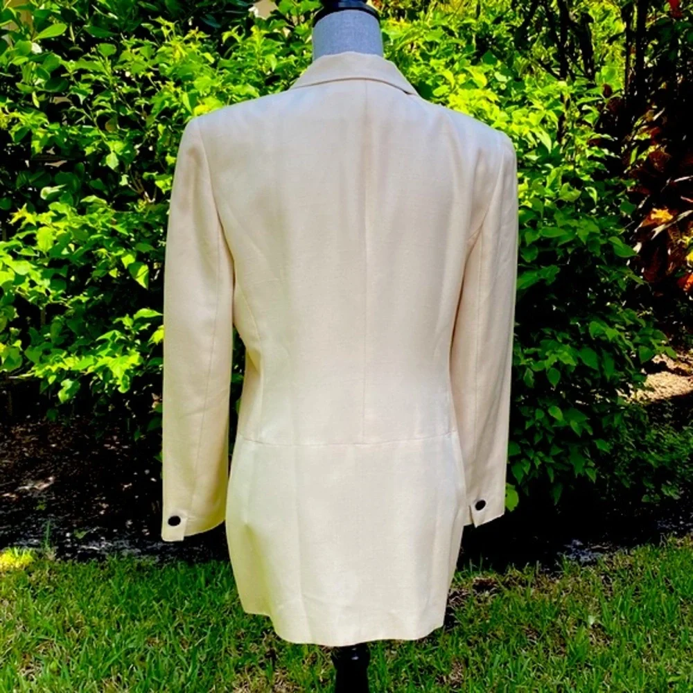 Vintage Christian Dior silk 7 button blazer in cream excellent condition sz 8